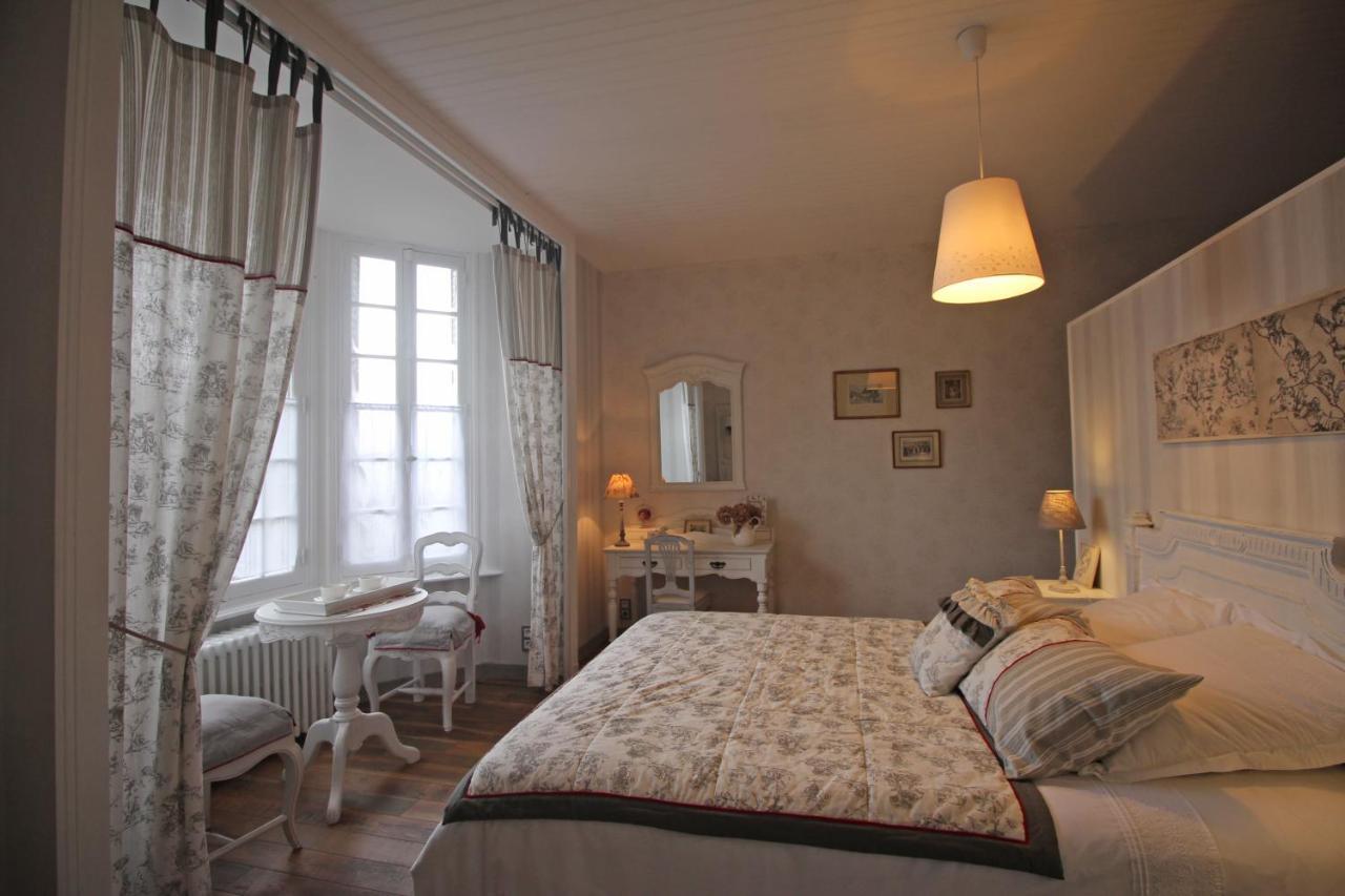 Au Fil Du Temps Frühstückspension Châlus